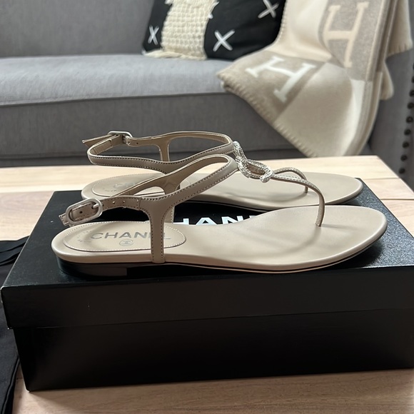 Chanel Lambskin Crystal CC Thong Sandals, Size 36 - Picture 2 of 11